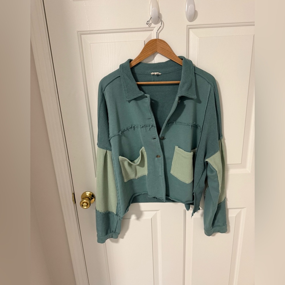 🌷 NWOT ‘POL’ Teal Green Shacket